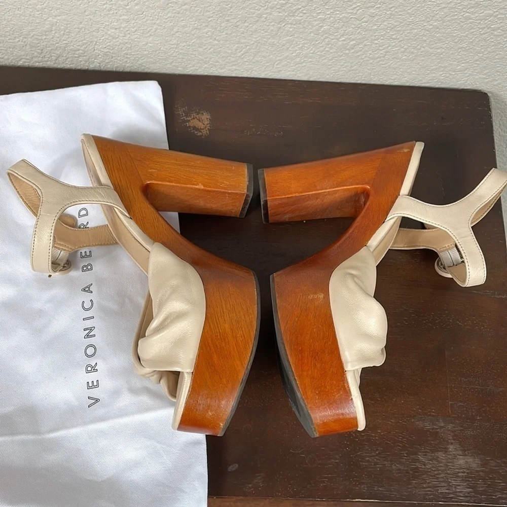 Veronica Beard substantial wooden